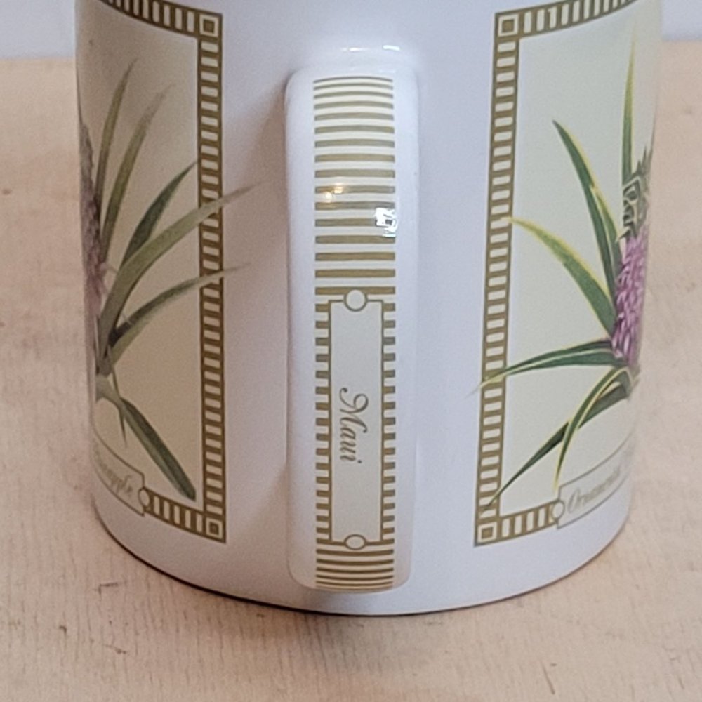 Hilo Hattie Store of Hawaii Maui Tropical Pineapples Coffee Mug 2005
